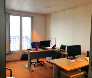 Bureau privé 14 m² 2 postes Location bureau Rue La Fayette Paris 75010 - photo 1